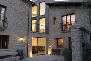 Casa Cerio - Casa Rural en Navarra - Txoko Loft - Cocina accesible y lugar de encuentro - 06